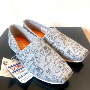 Sketchers canvas/memory foam shoes